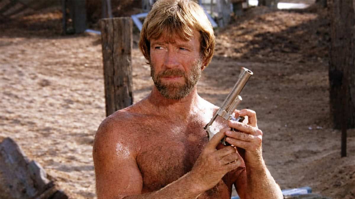 Chuck Norris เผชิญกระแสวิจารณ์ แม้หลังเสียชีวิต