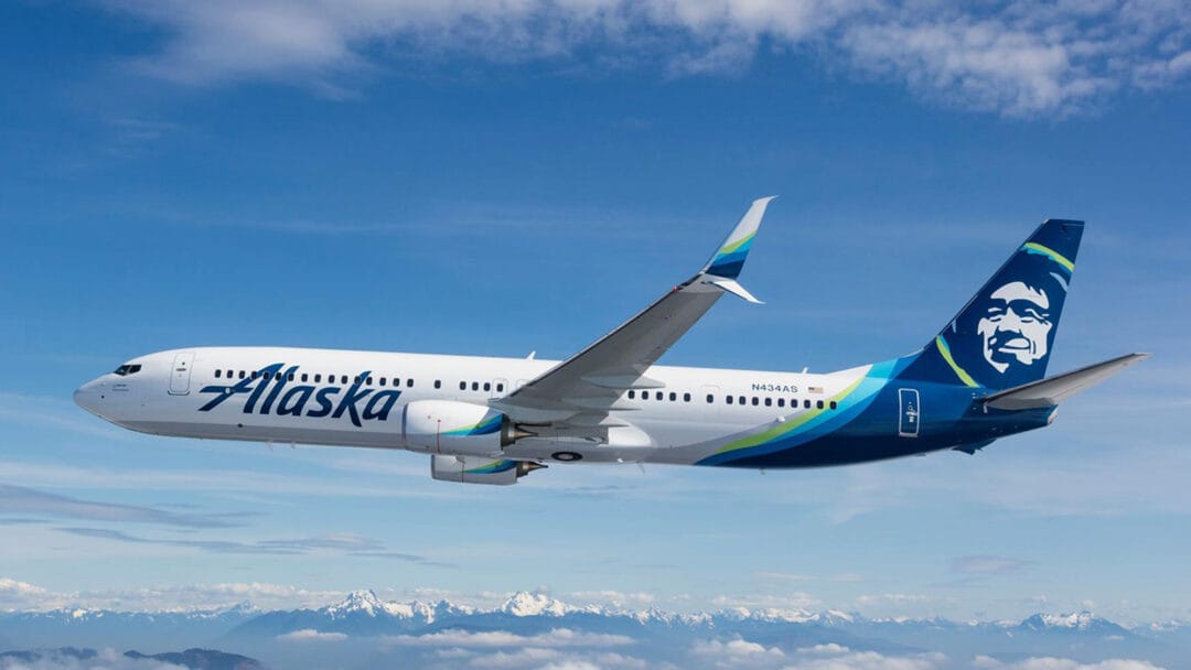 เหตุวุ่นกลางไฟลต์ Alaska Airlines บังคับลงจอดฉุกเฉิน